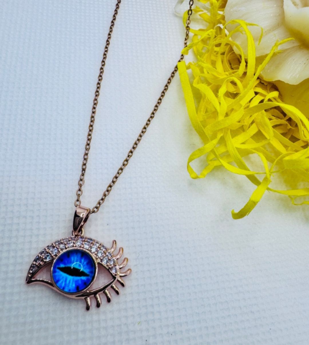 Evil eye blue chain pendant