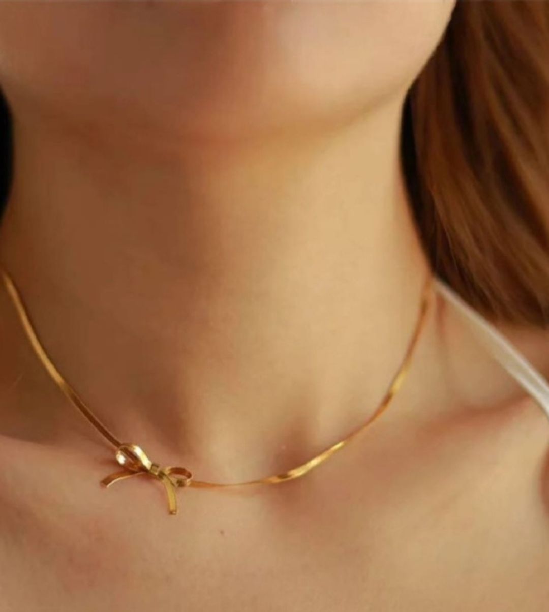 Bow chain necklace