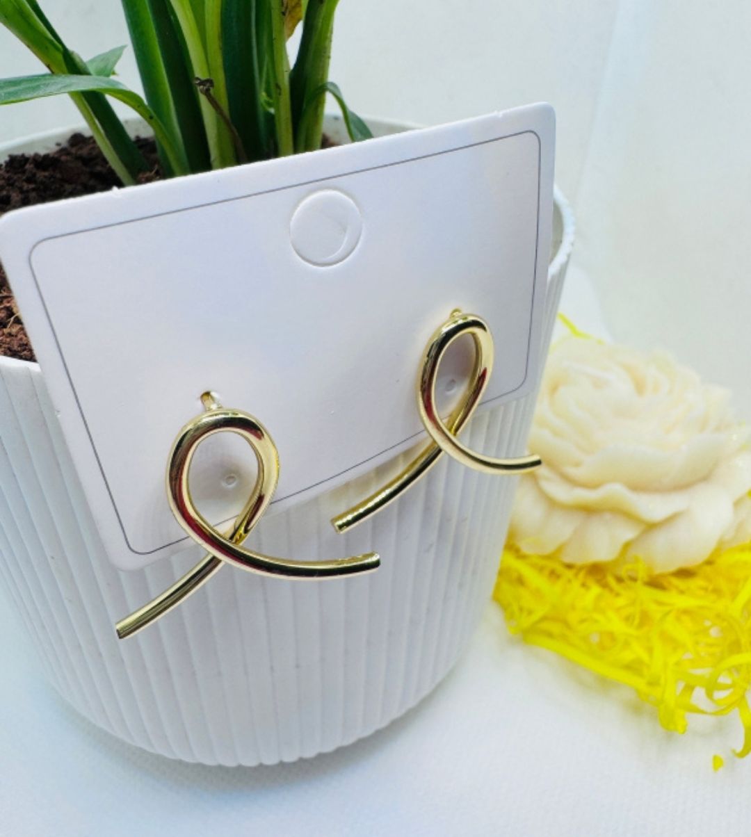 Curvy ribbon  earrings