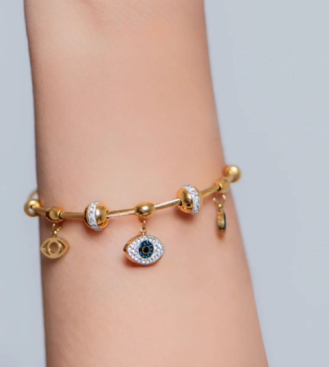Evil eye magnetic closure bracelet