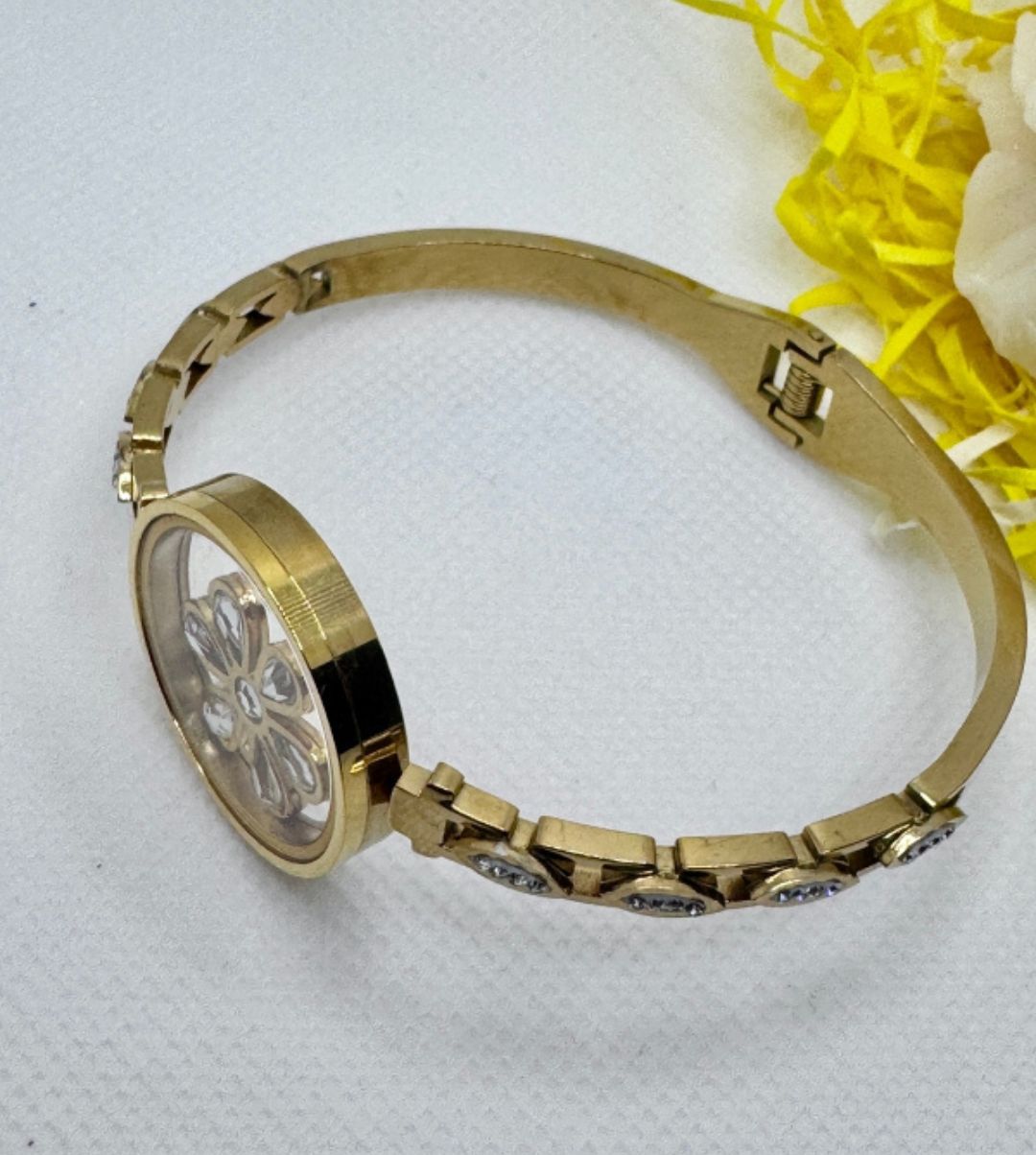 Daisy Charm Bracelet