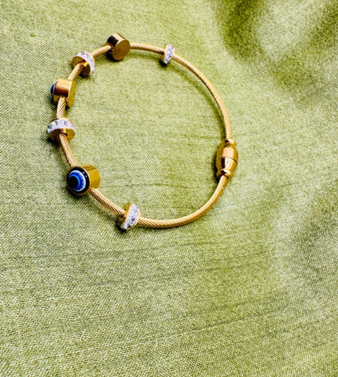 Evil Eye Magnetic Closure Bracelet
