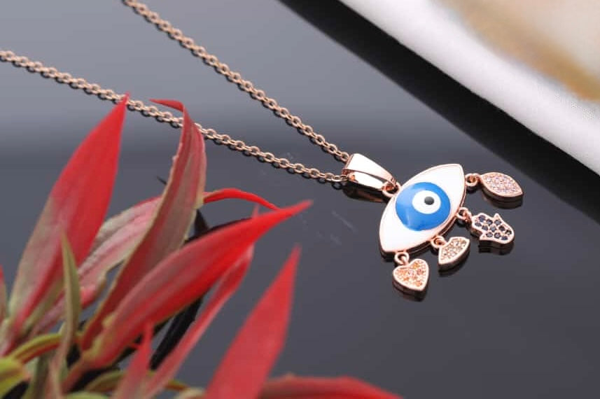 Evil Eye Blue and white Chain Pendant